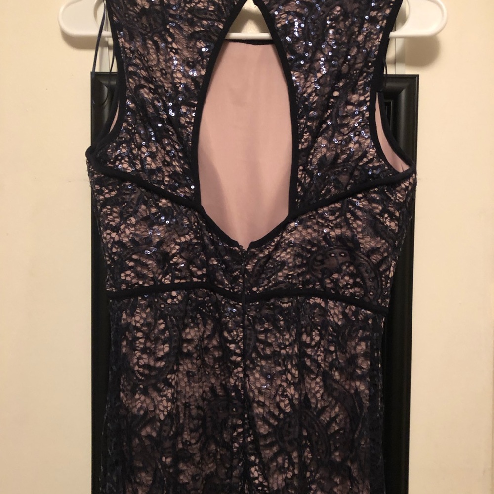 Windsor Lace Dress - Picture 5 of 5